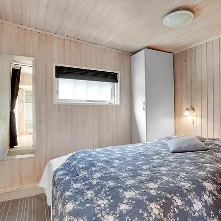 2 Bedroom Cozy In Casa de Férias